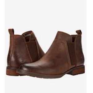 Born Brenta Boots *like new barely worn*